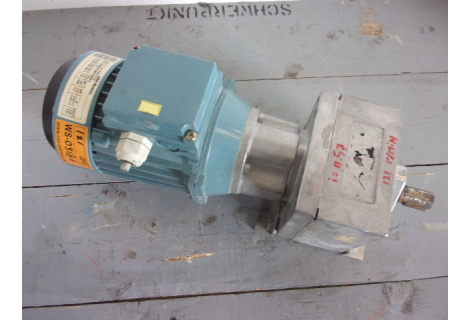 121 RPM  0,25 KW As 20 mm. Used.